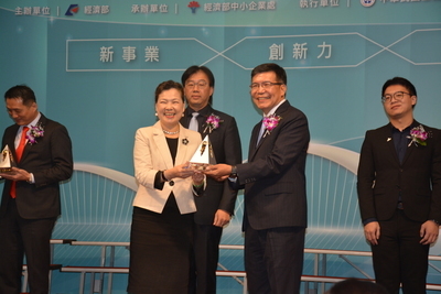 陳暐仁學長（流亞科技）榮獲經濟部小巨人獎圖片
