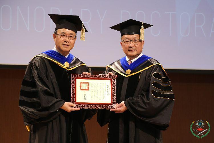 龍慶鋼鐵謝進南畢業20年情不斷 首位中山校友獲頒名譽博士學位圖片