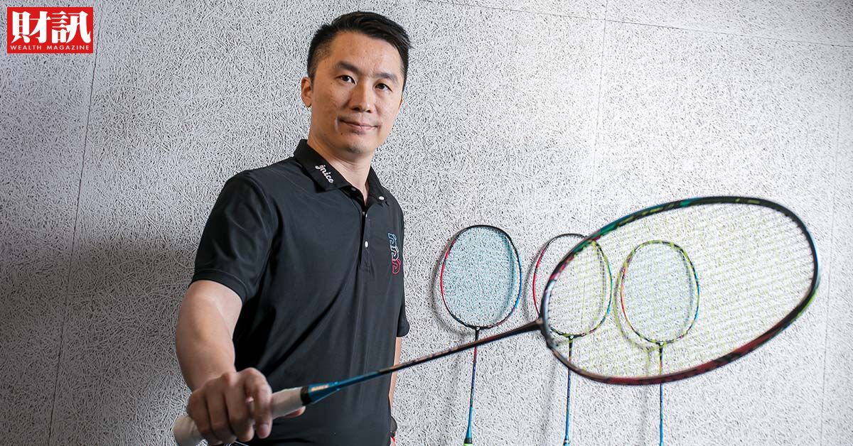 久奈司（JNICE）創辦人李鑑珉( EMBA-24 ) 是羽球選手出身，深知選手對高品質球拍、羽球的需求。（圖／彭世杰攝)圖片