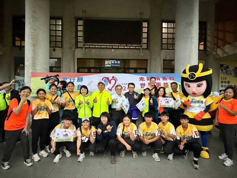 中山大學EMBA徒步環島做公益圖片