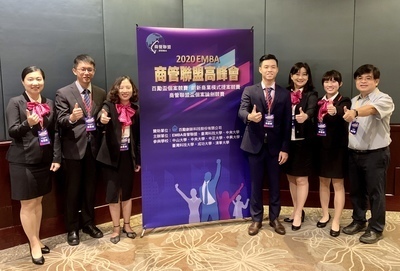 CSEMBA與MBA聯隊賽前與豪傑老師合影圖片