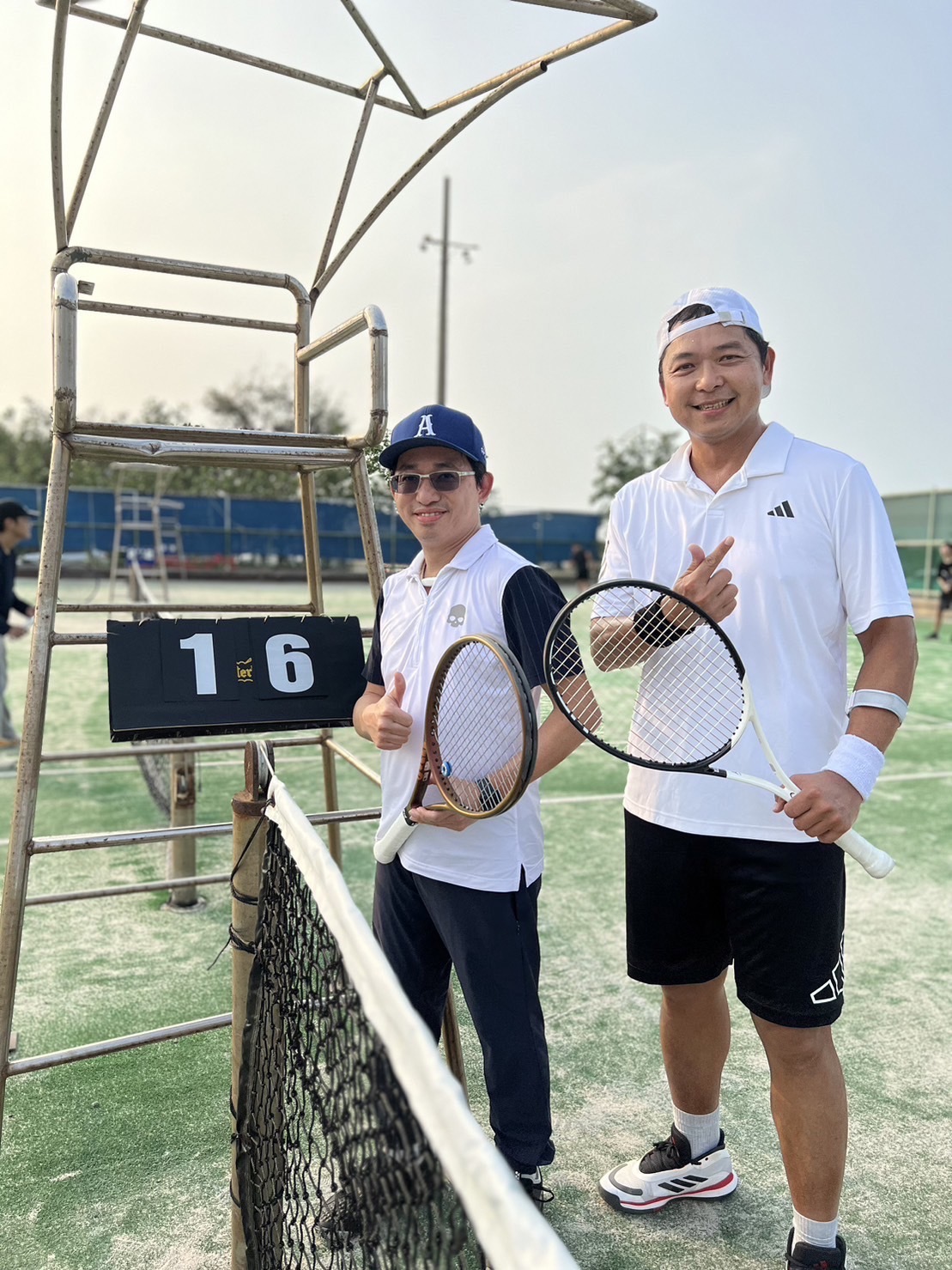 圖左為E26張裕學長，右為劉智弘學長圖片