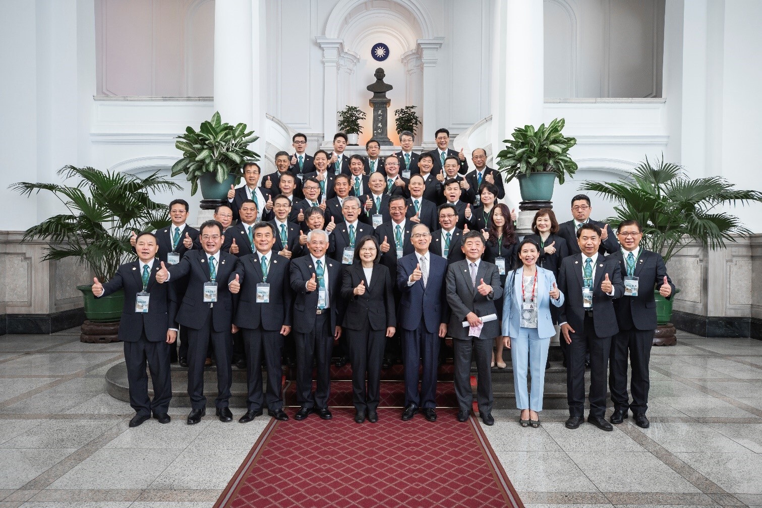 獲總統表揚COVID-19期間醫療器材全國聯合會對國家之貢獻圖片